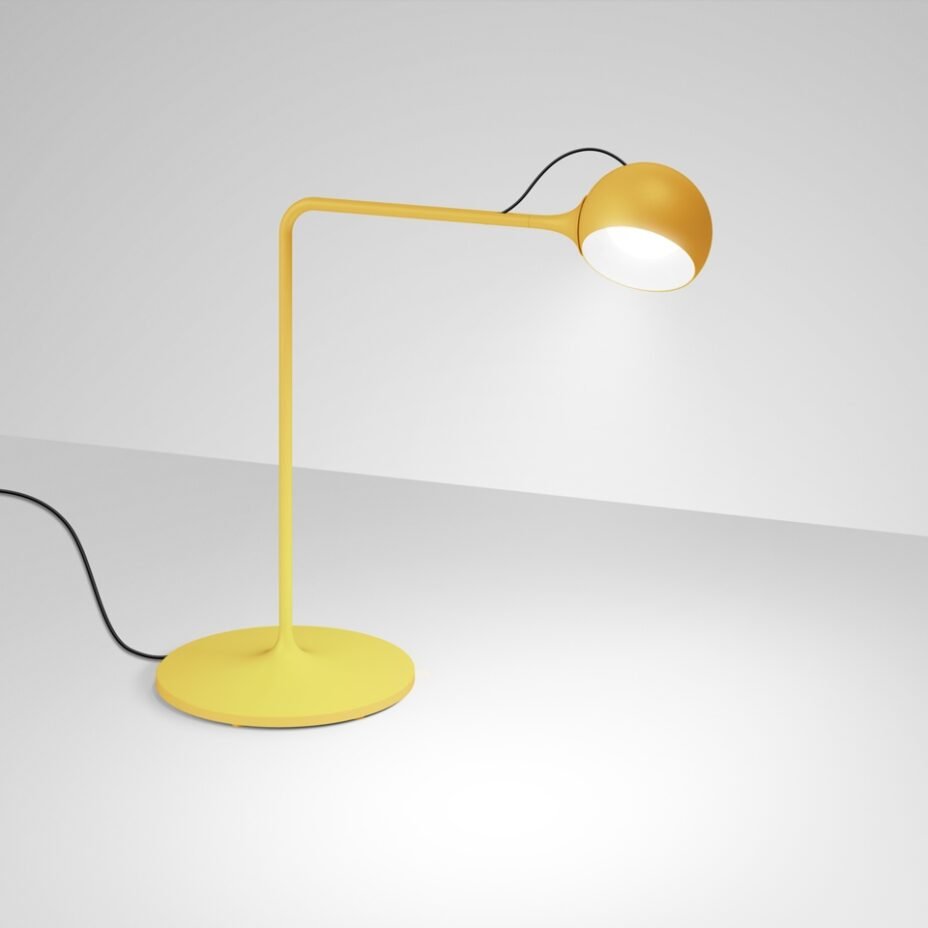 Ixa Table Lamp