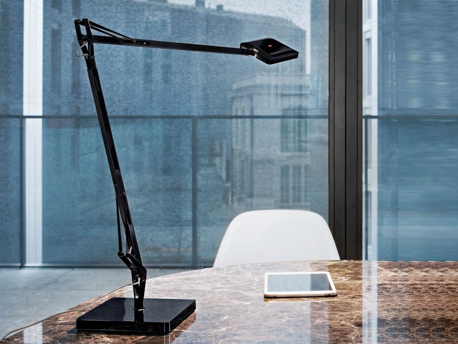 Kelvin Edge Table Lamp