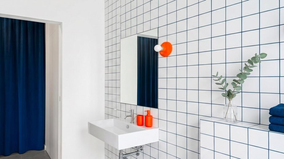 Teti Wall / Ceiling Light